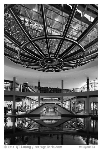 Canal and bridge, the Shoppes, Marina Bay Sands. Singapore