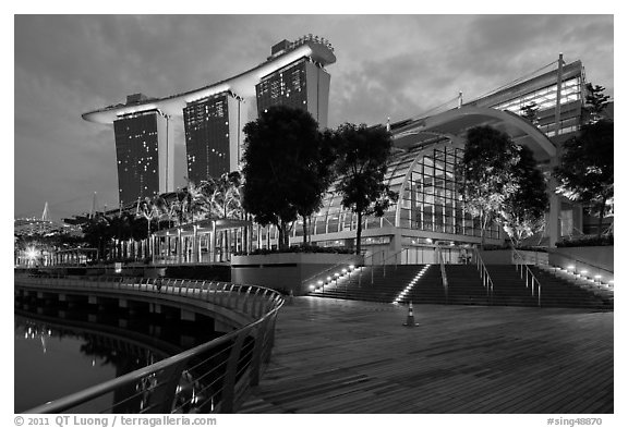 Marina Bay Sands shoppes and hotel, twilight. Singapore (black and white)