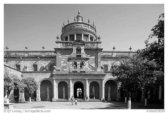 Entrance courtyard of Hospicios de Cabanas. Guadalajara, Jalisco, Mexico (black and white)