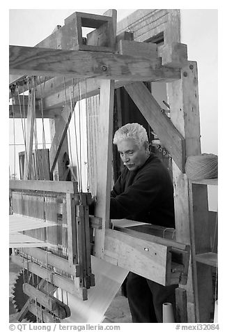 Traditional weaver, Tlaquepaque. Jalisco, Mexico