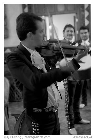 Mariachi violonist, Tlaquepaque. Jalisco, Mexico (black and white)