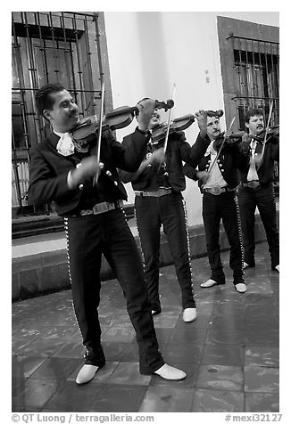 Mariachi musicians at night, Tlaquepaque. Jalisco, Mexico