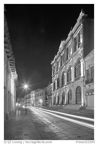 Avenue Hidalgo with Teatro Calderon at night. Zacatecas, Mexico