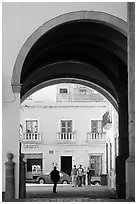 Archway on Arms Square. Zacatecas, Mexico (black and white)