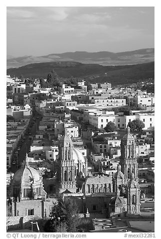 Cathedral and town, late afternoon. Zacatecas, Mexico (black and white)