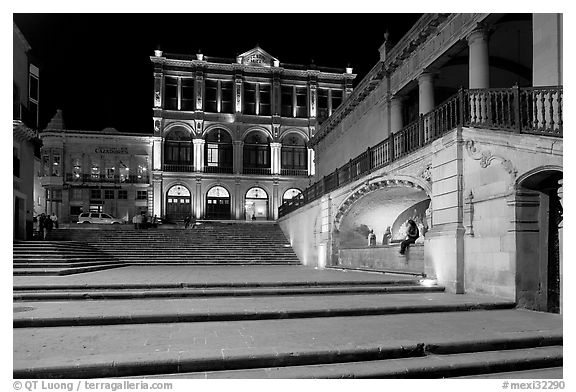 Goitia Square and Teatro Calderon at night. Zacatecas, Mexico