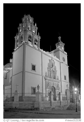 Basilica de Nuestra Senora de Guanajuato by night. Guanajuato, Mexico (black and white)