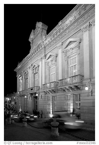 Palacio Legislativo de la Paz at night. Guanajuato, Mexico