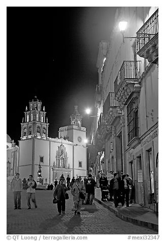 Plaza de la Paz and Basilica de Nuestra Senora de Guanajuato at night. Guanajuato, Mexico