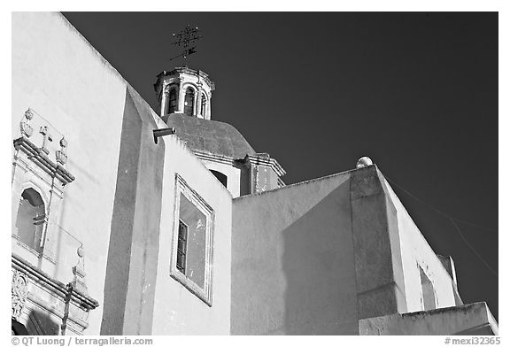 Walls and dome of San Roque church, early morning. Guanajuato, Mexico