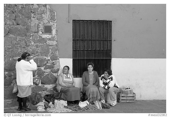 Women selling vegetables on the street. Guanajuato, Mexico (black and white)