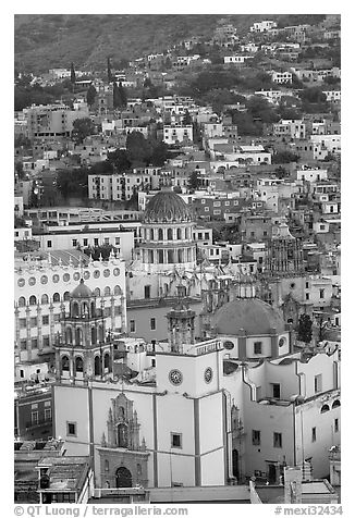 Basilic Nuestra Senora de Guanajuato and Templo La Compania at dawn. Guanajuato, Mexico (black and white)