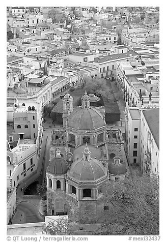 Church of San Diego and Jardin de la Union. Guanajuato, Mexico (black and white)