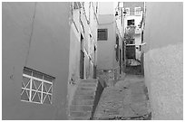 Steep and narrow alleyway. Guanajuato, Mexico (black and white)