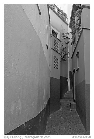 Callejon del Beso, the narrowest of the alleyways. Guanajuato, Mexico (black and white)