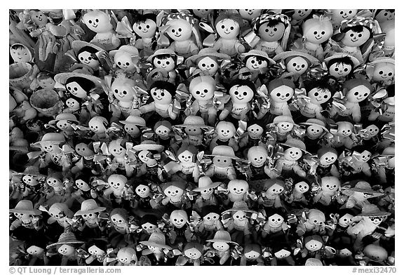 Traditional puppets. Guanajuato, Mexico (black and white)