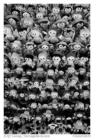 Traditional puppets. Guanajuato, Mexico (black and white)