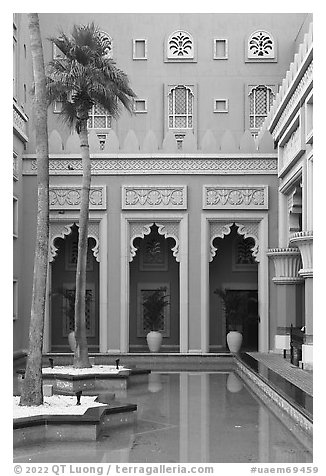 Courtyard, Medina Jumerah. United Arab Emirates (black and white)