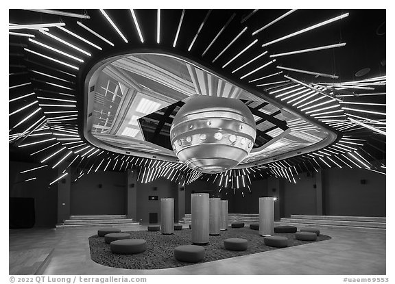 Room with overhead media display, USA Pavilion. Expo 2020, Dubai, United Arab Emirates (black and white)