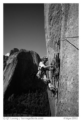 Valerio Folco getting ready to lead a pitch. El Capitan, Yosemite, California