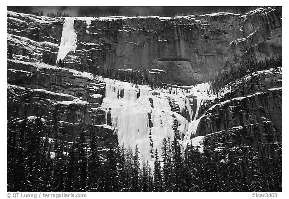 Lower Weeping Wall. Canada