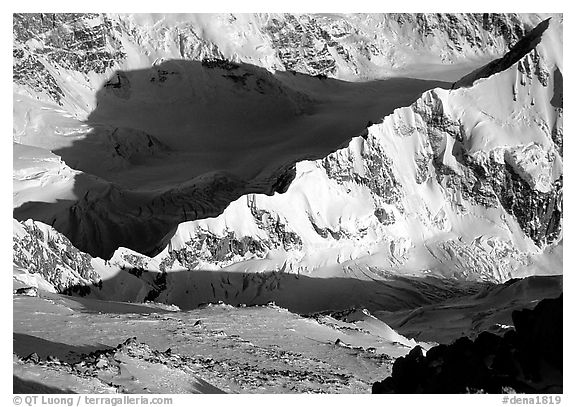 Kahilna peaks seen from 16000ft on Mt McKinley. Denali National Park, Alaska, USA.