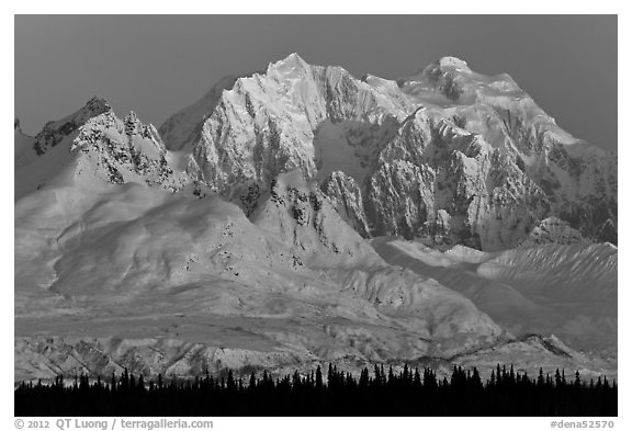 Mt Hunter, winter sunrise. Denali National Park, Alaska, USA.