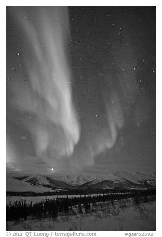 Aurora and Jupiter over Brooks Range. Gates of the Arctic National Park, Alaska, USA.