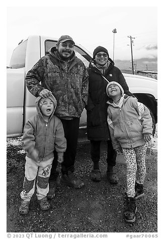 Nuamiunt family, Anaktuvuk Pass Airport. Gates of the Arctic National Park (black and white)