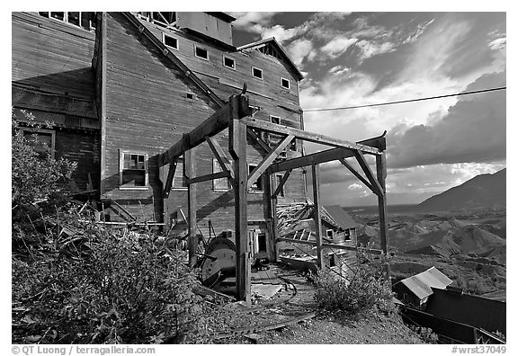 Kennecott Mill overlooking the Root Glacier. Wrangell-St Elias National Park, Alaska, USA.