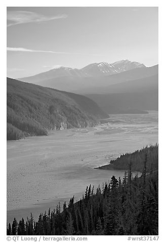 Wide Chitina River and Chugach Mountains. Wrangell-St Elias National Park, Alaska, USA.