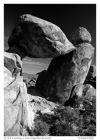 Arch formed by balanced boulder, Grapevine mountains. Big Bend National Park (black and white)
