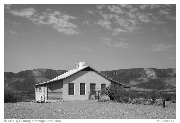 Castolon house and Sierra Ponce Mountains. Big Bend National Park, Texas, USA.