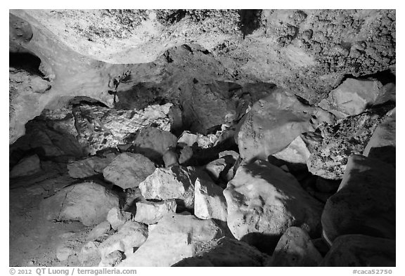 Huge rocks from collapsed ceiling. Carlsbad Caverns National Park (black and white)