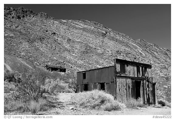Leadfield. Death Valley National Park (black and white)