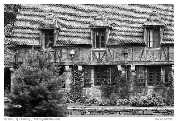 Gate Lodge. Acadia National Park (black and white)