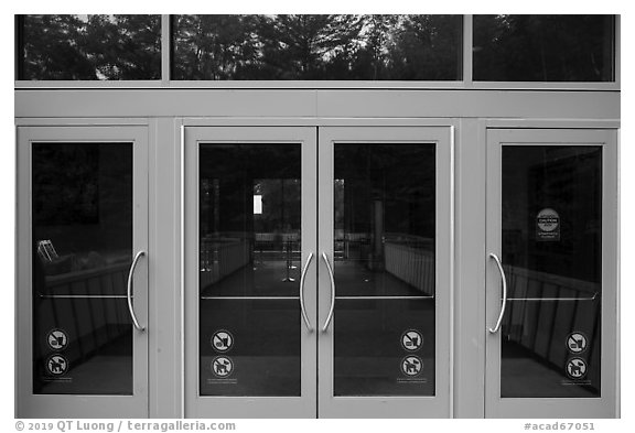 Window reflexion, Hulls Cove Visitor Center. Acadia National Park (black and white)