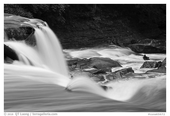 Great Falls of Tinkers Creek from the brink, Bedford Reservation. Cuyahoga Valley National Park (black and white)