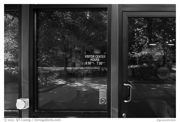 Window reflexion, Sugarlands Visitor Center, Tennessee. Great Smoky Mountains National Park (black and white)