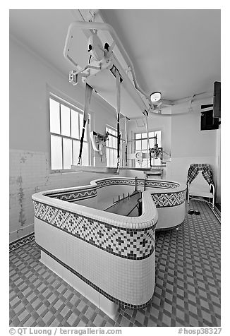 Hubbard Tub room. Hot Springs National Park (black and white)