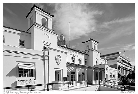 Ozark Bathhouse. Hot Springs National Park (black and white)