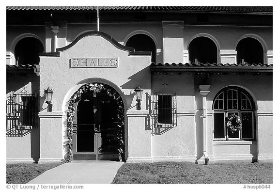 Hale Bathhouse in 1997. Hot Springs National Park (black and white)