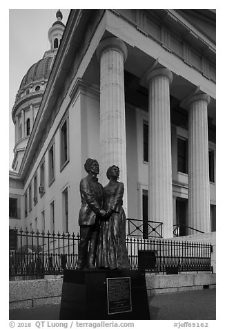 Old Courthouse with statue of Dred and Harriet Scott. Gateway Arch National Park (black and white)