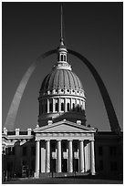 Old Courthouse and Arch. Gateway Arch National Park ( black and white)
