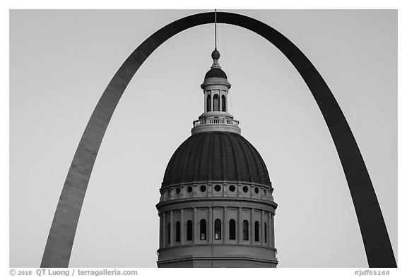 Old Courthouse dome and Arch at sunset. Gateway Arch National Park (black and white)