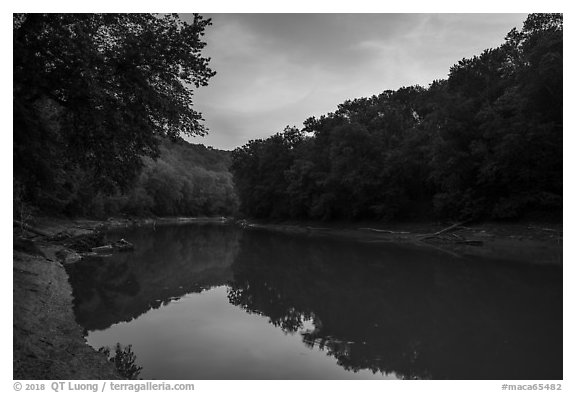 Green River at sunset, Houchin Ferry. Mammoth Cave National Park (black and white)