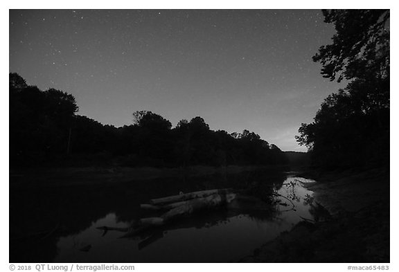 Green River at night, Houchin Ferry. Mammoth Cave National Park (black and white)