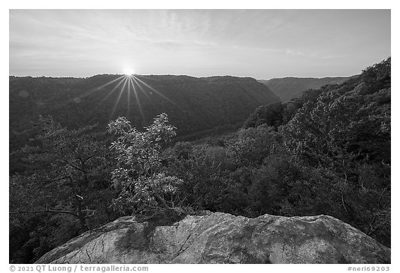 Sunrise from Long Point. New River Gorge National Park and Preserve, West Virginia, USA.