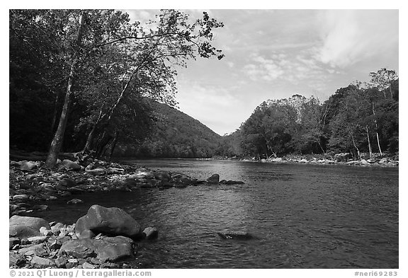 New River near Grandview Sandbar. New River Gorge National Park and Preserve (black and white)