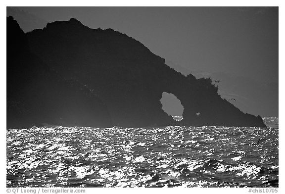 Sea arch, Santa Cruz Island. Channel Islands National Park, California, USA.